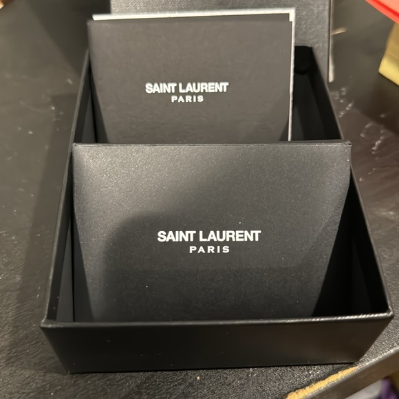 Saint Laurent- Short Link Necklace - Picture 3 of 9